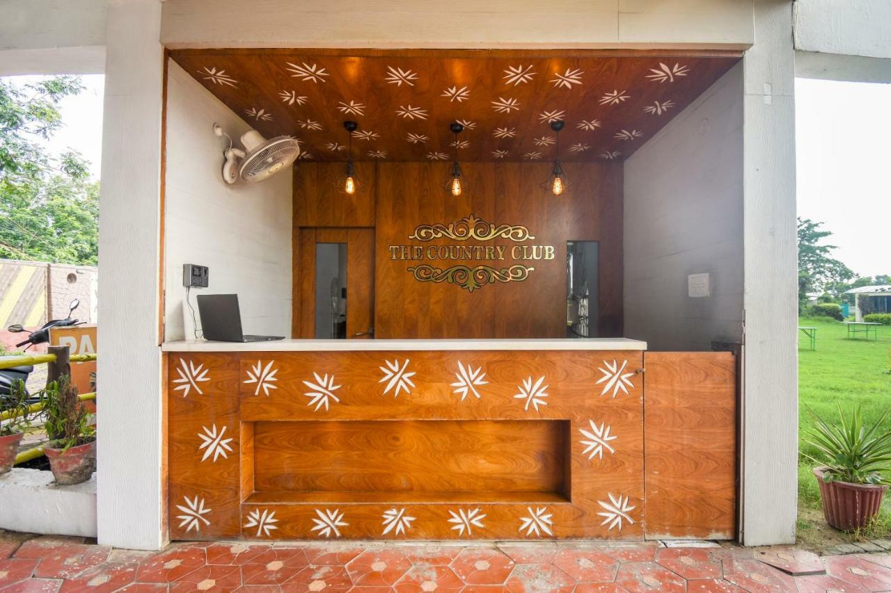Oyo 47464 Hotel The Country Club Bilāspur Exteriér fotografie