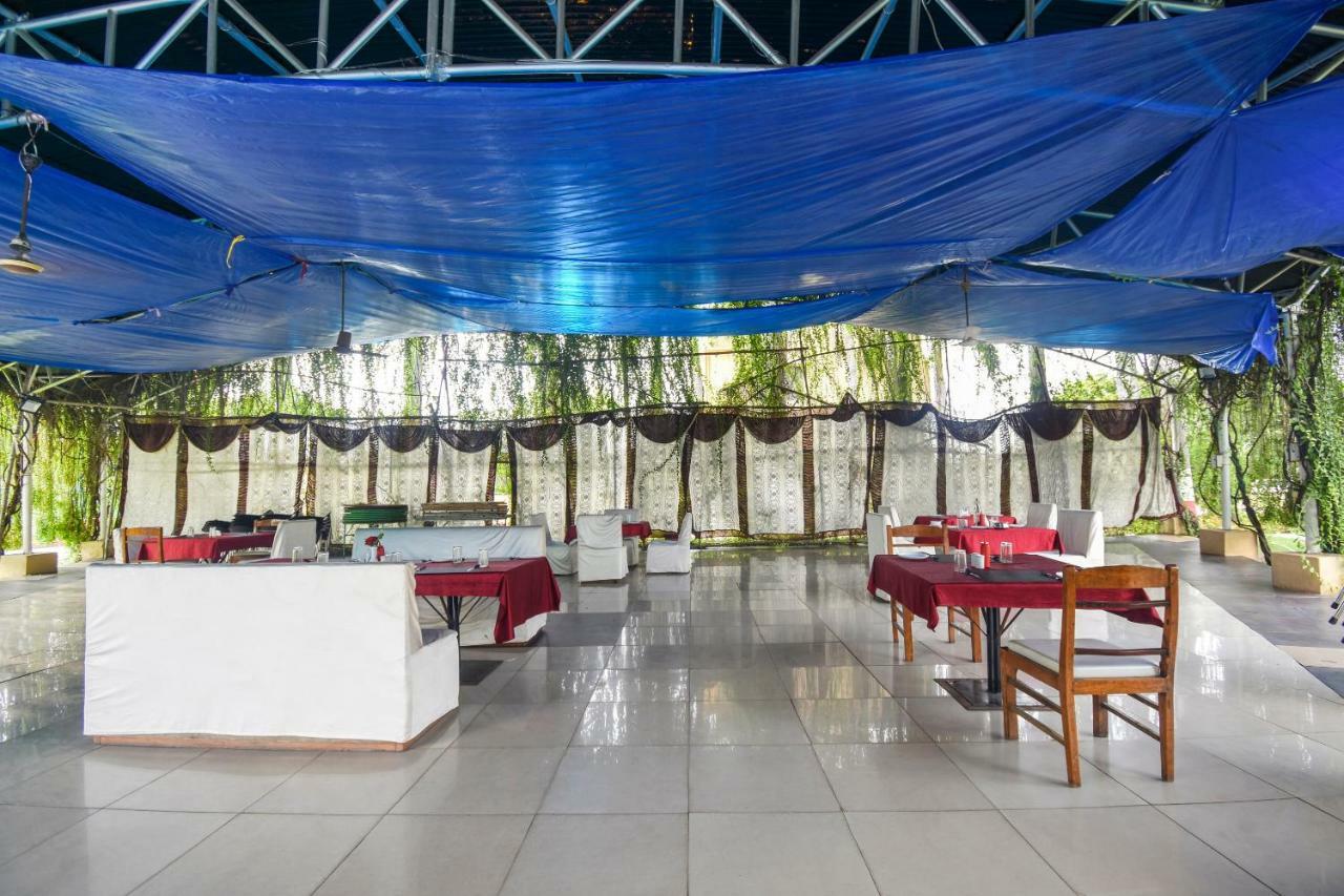 Oyo 47464 Hotel The Country Club Bilāspur Exteriér fotografie