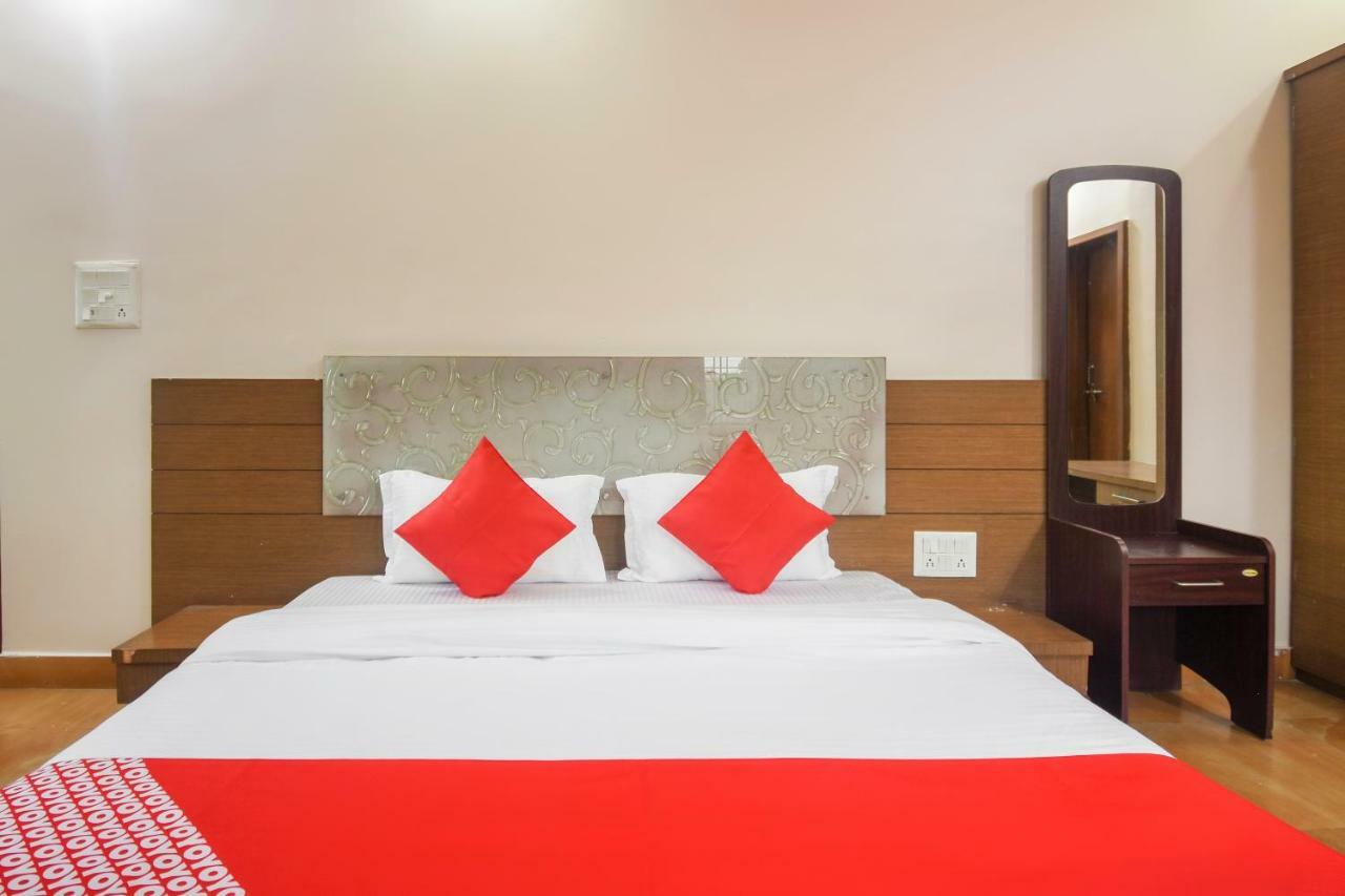 Oyo 47464 Hotel The Country Club Bilāspur Exteriér fotografie