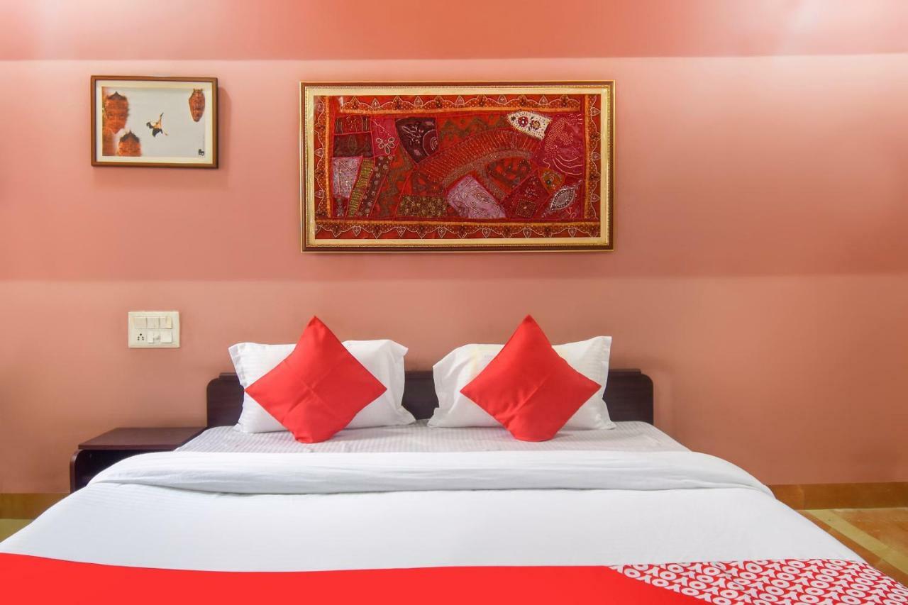 Oyo 47464 Hotel The Country Club Bilāspur Exteriér fotografie
